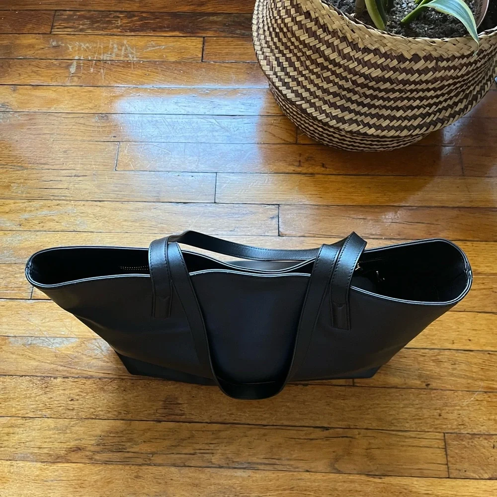 Quince Italian Leather Tote - Picture 2 of 7